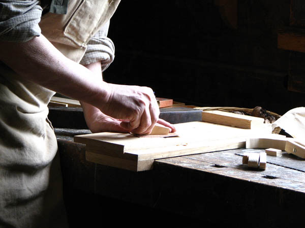Nuestra <strong>carpintería de madera en  Campillo (El)</strong> es una empresa de <strong>herencia familiar</strong>, por lo que  contamos con gran <strong>experiencia </strong>en la profesión.